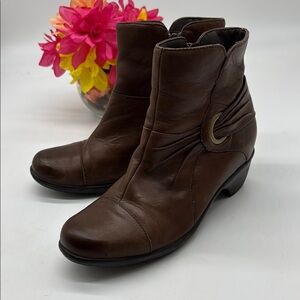 Clarks Brown Ankle Boots Western-Inspired Leather Size 7.5 MCA7573H